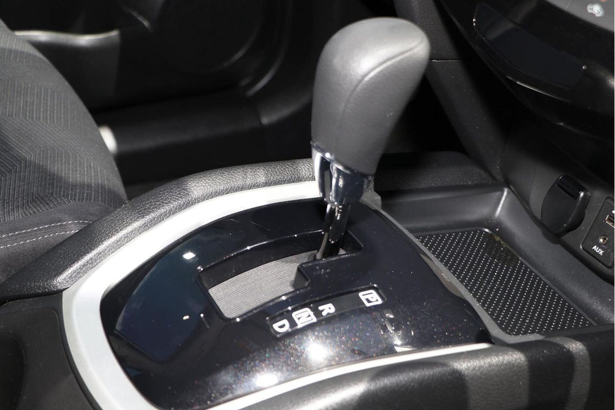 2014 Nissan X-TRAIL ST T32