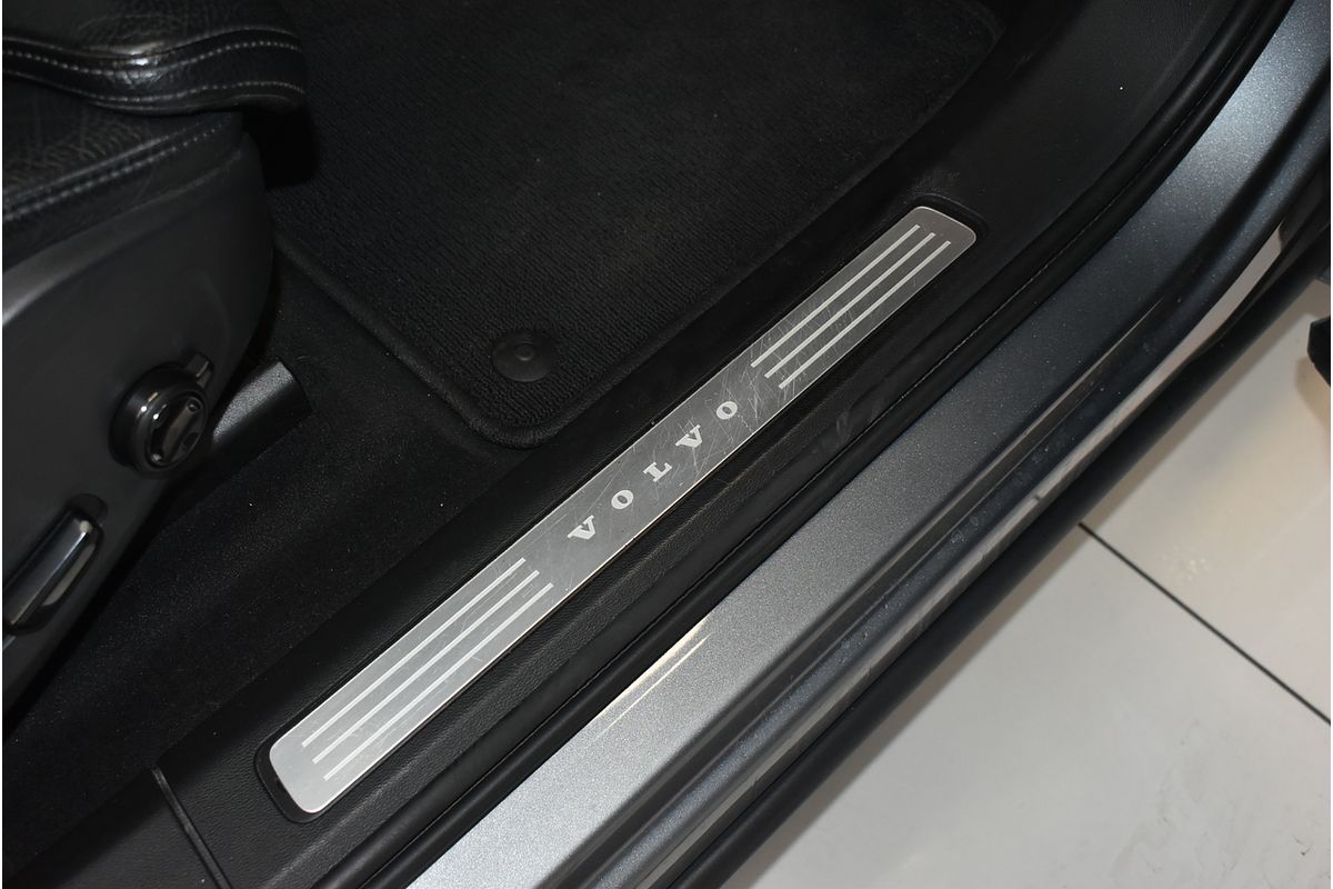 2018 Volvo XC60 D4 Momentum
