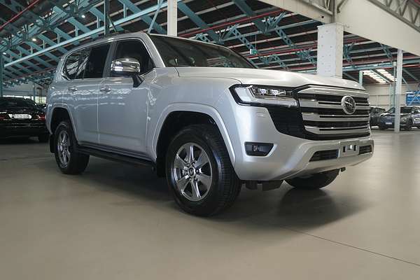 2024 Toyota Landcruiser Sahara FJA300R