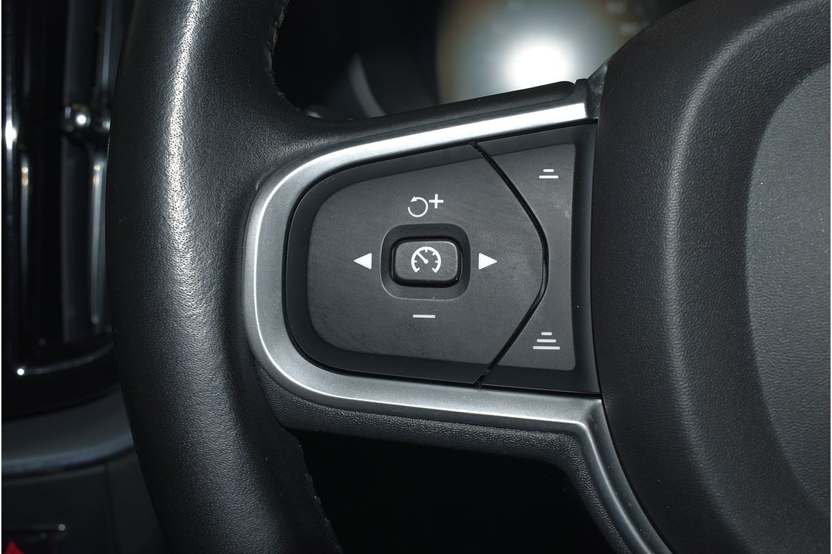 2018 Volvo XC60 D4 Momentum