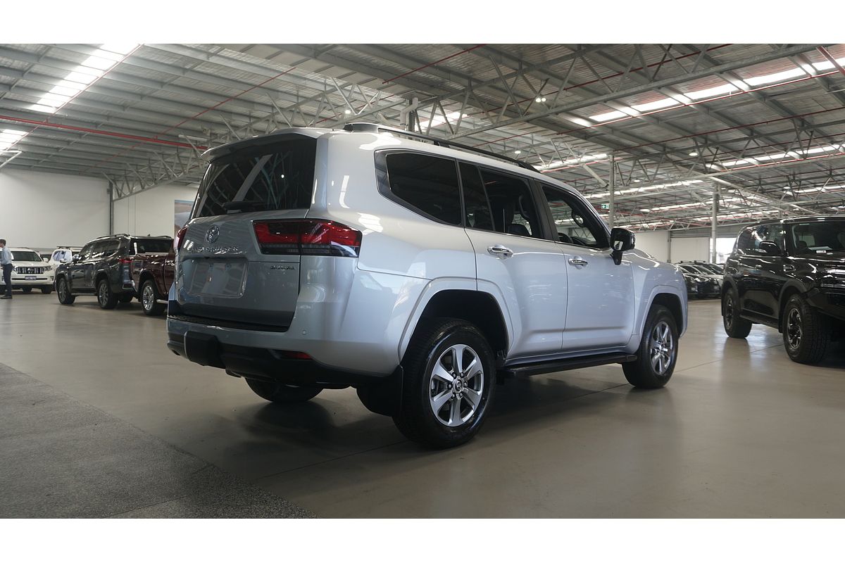 2024 Toyota Landcruiser Sahara FJA300R