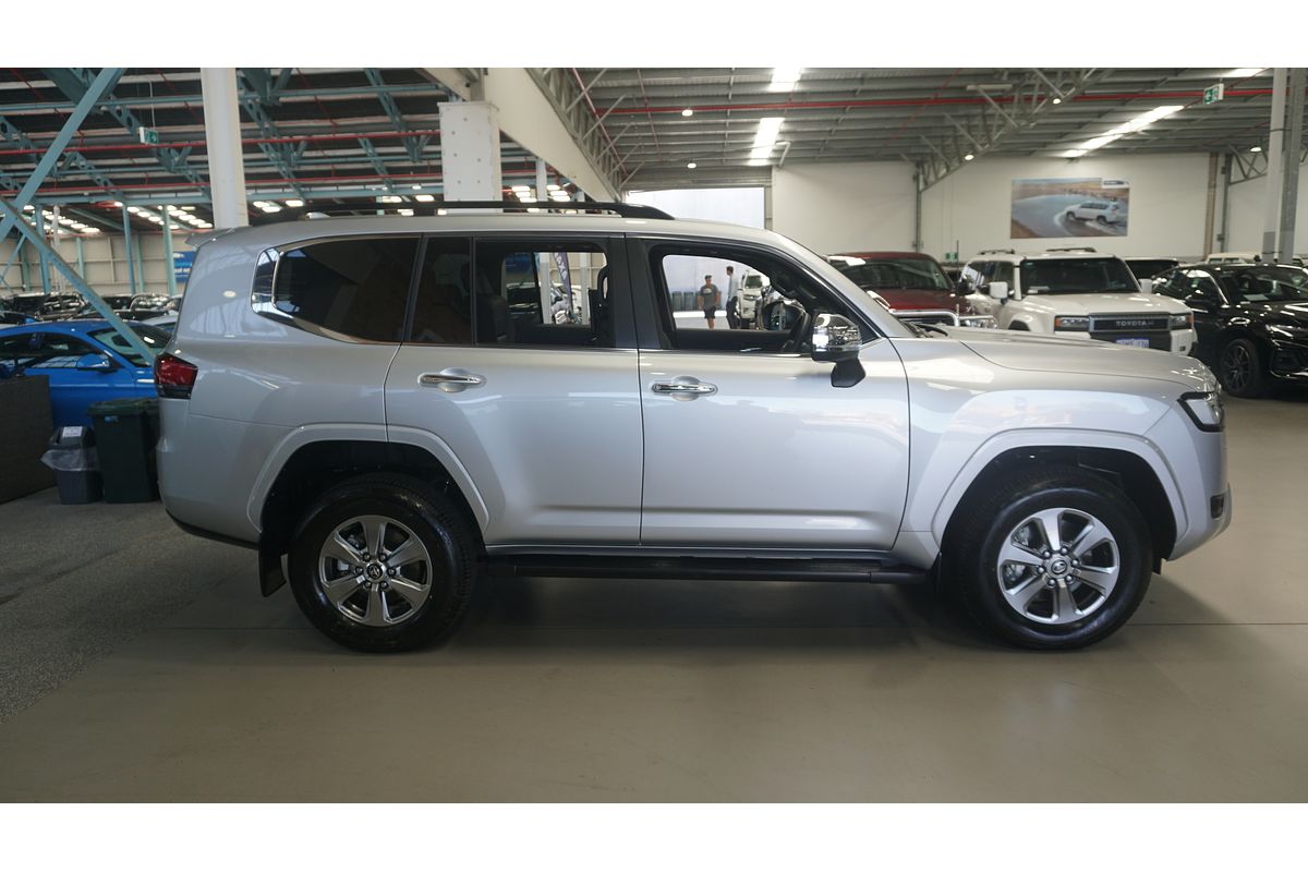 2024 Toyota Landcruiser Sahara FJA300R