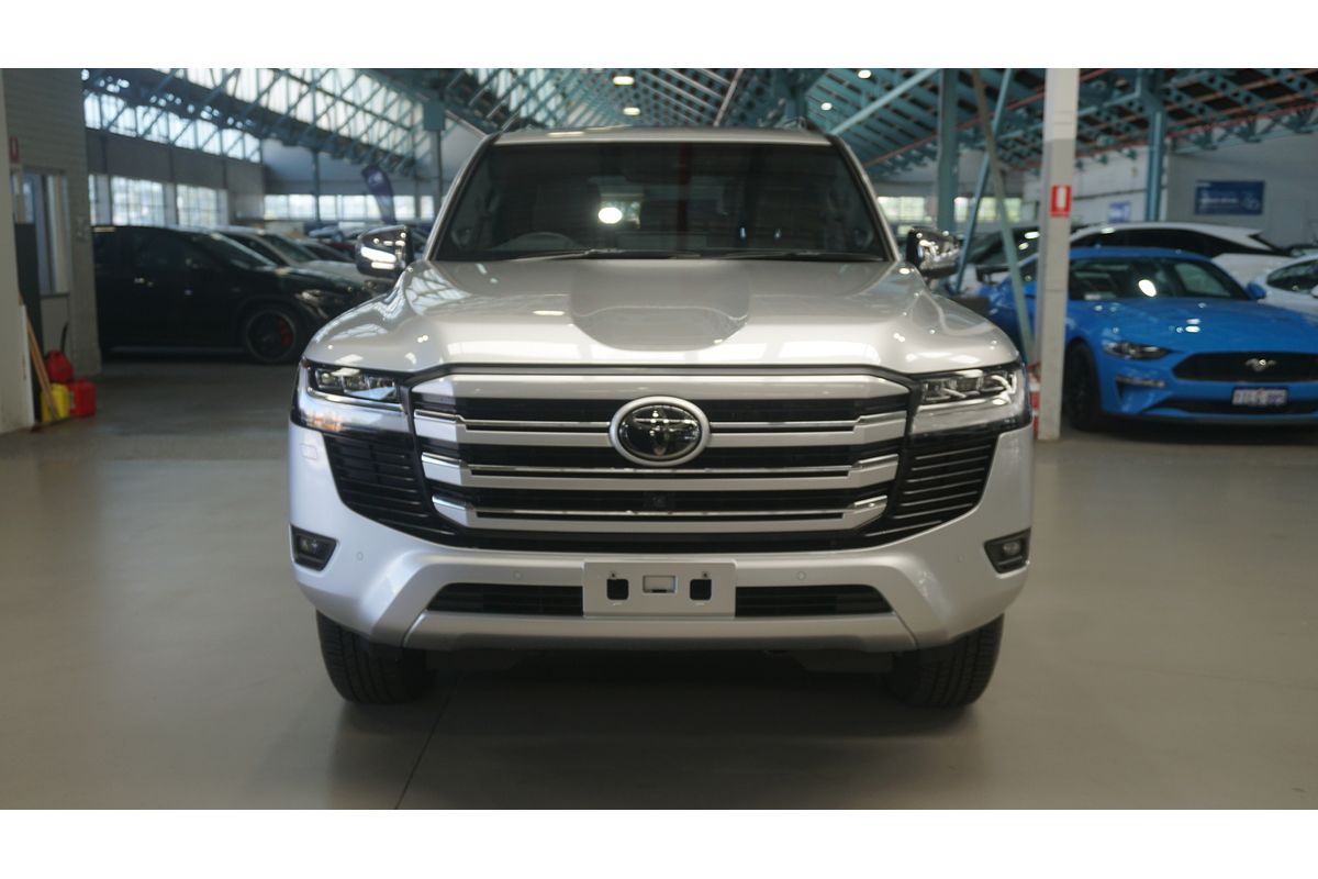 2024 Toyota Landcruiser Sahara FJA300R