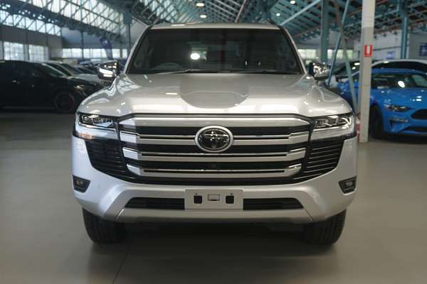 2024 Toyota Landcruiser Sahara FJA300R