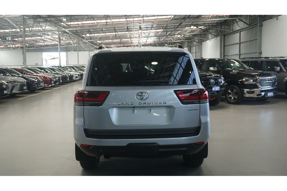 2024 Toyota Landcruiser Sahara FJA300R