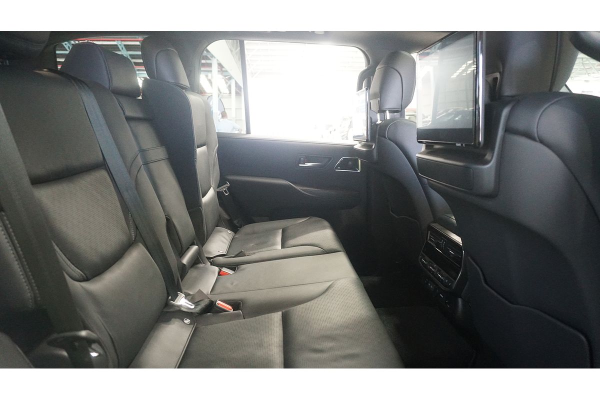 2024 Toyota Landcruiser Sahara FJA300R
