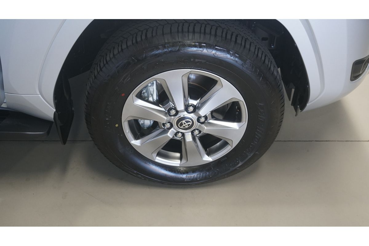 2024 Toyota Landcruiser Sahara FJA300R