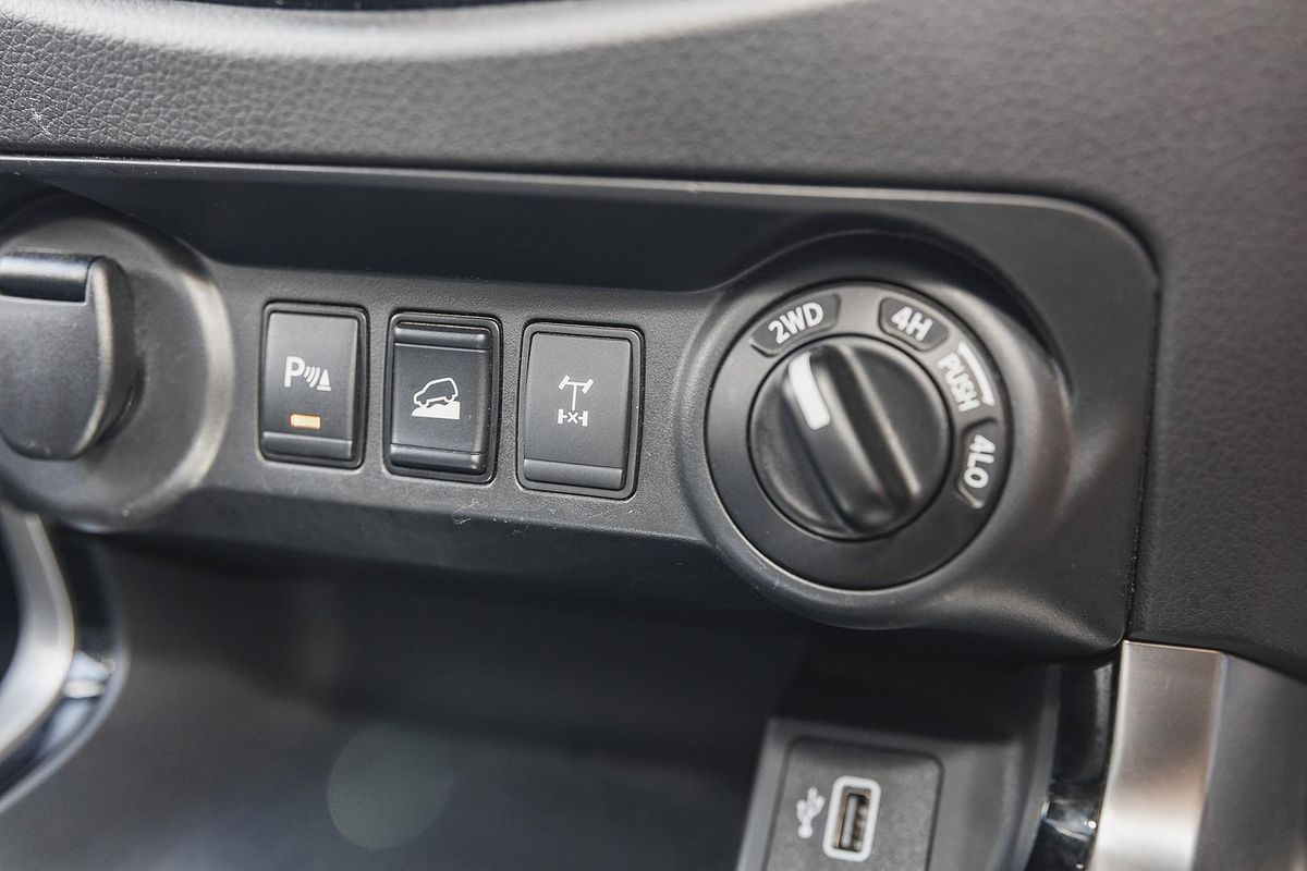2019 Nissan Navara ST-X D23 Series 4 4X4