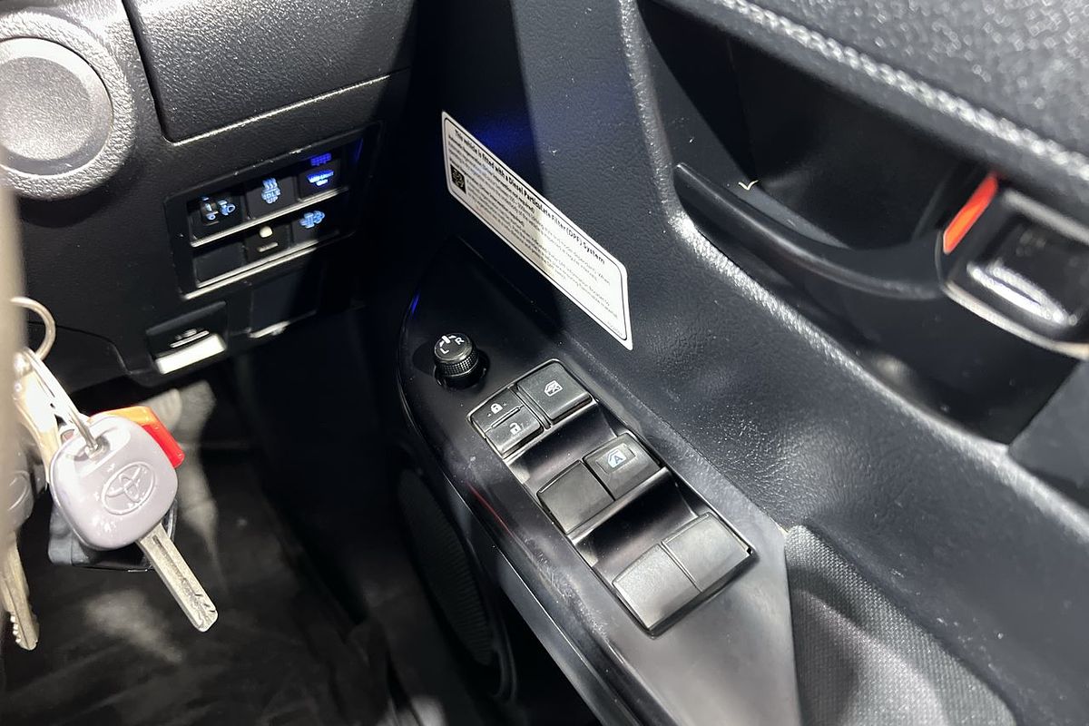 2021 Toyota Hilux SR GUN126R 4X4