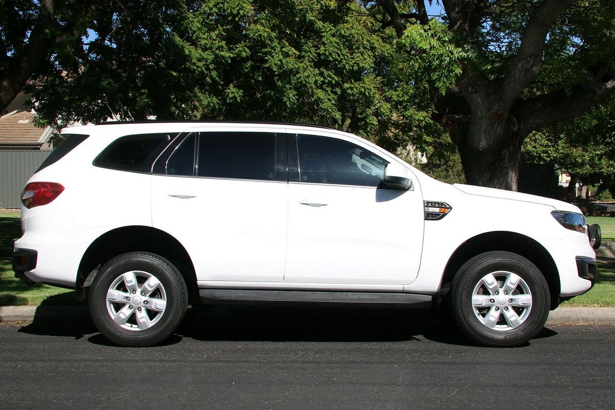 2017 Ford Everest Ambiente UA