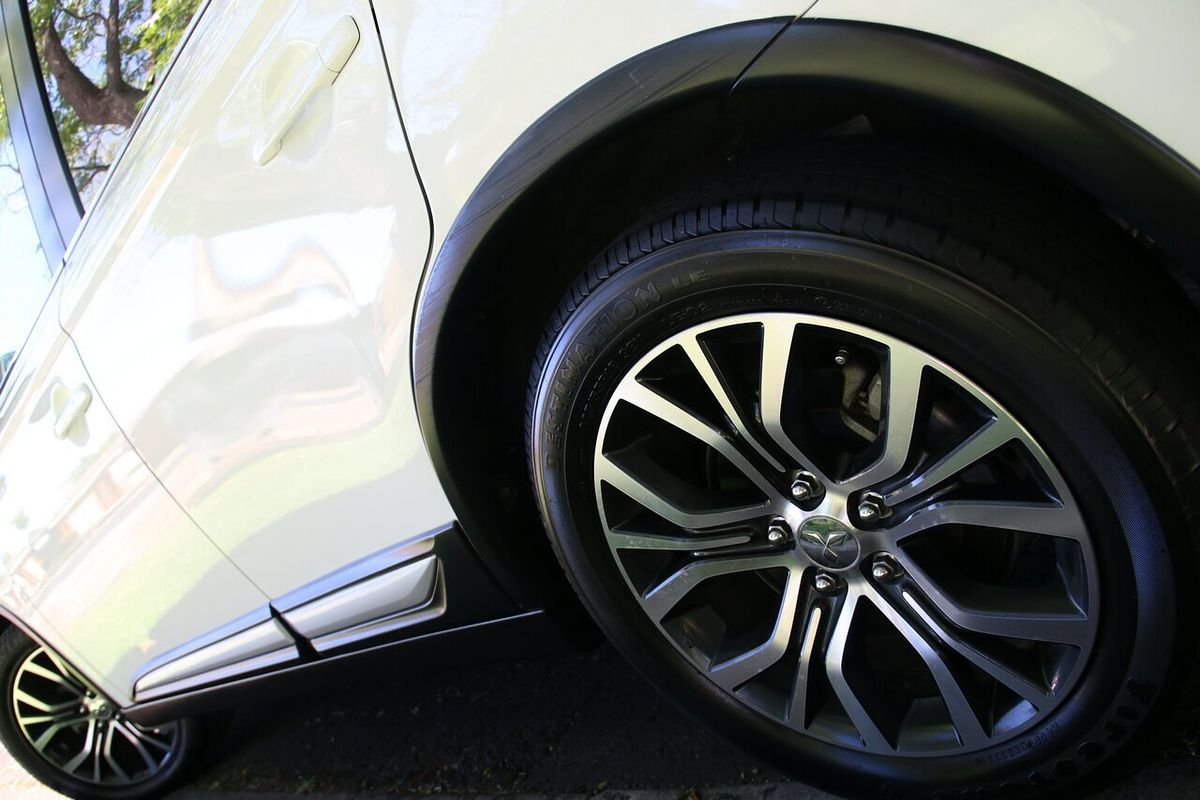 2016 Mitsubishi Outlander LS Safety Pack ZK