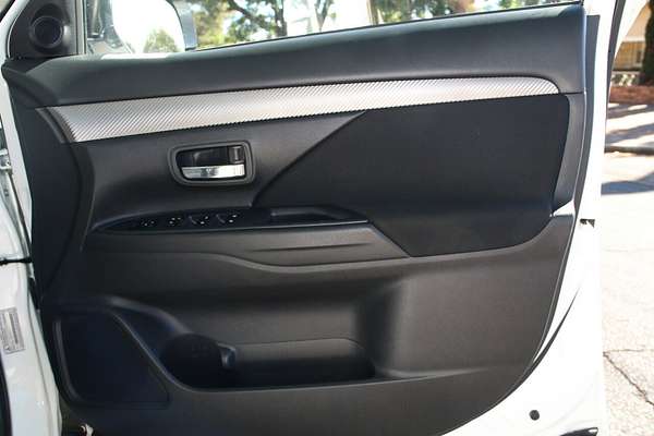 2016 Mitsubishi Outlander LS Safety Pack ZK