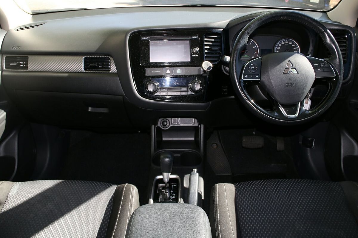 2016 Mitsubishi Outlander LS Safety Pack ZK