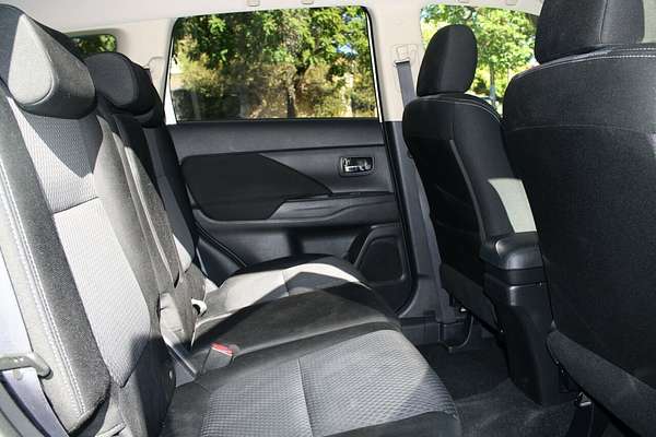 2016 Mitsubishi Outlander LS Safety Pack ZK