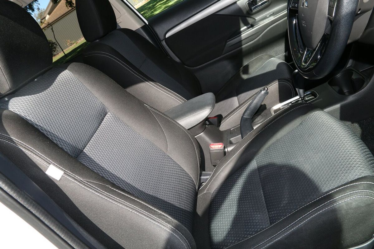2016 Mitsubishi Outlander LS Safety Pack ZK