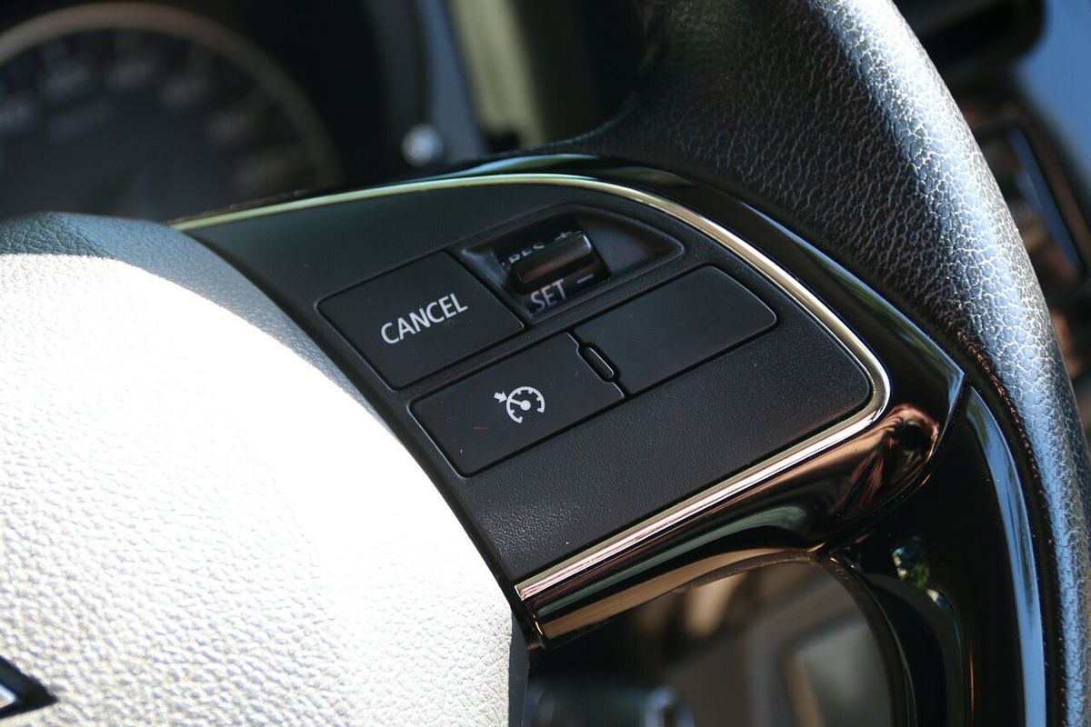 2016 Mitsubishi Outlander LS Safety Pack ZK