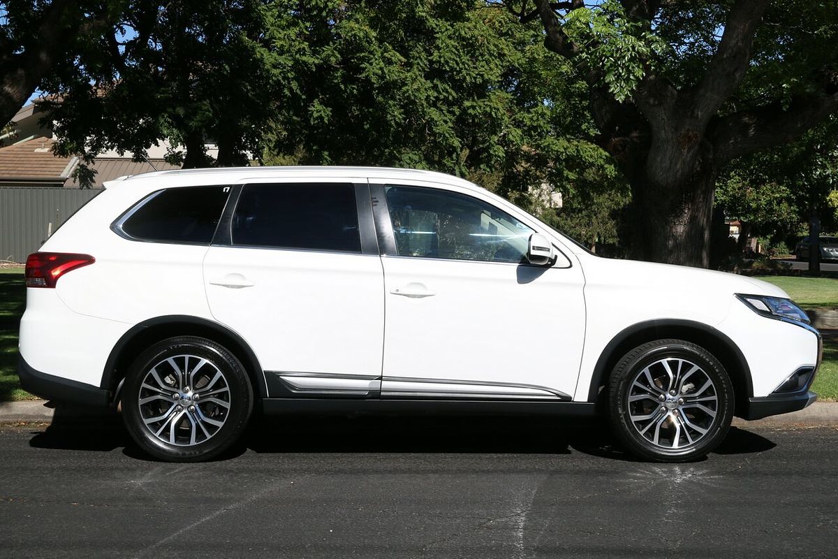 2016 Mitsubishi Outlander LS Safety Pack ZK