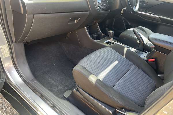 2012 Mitsubishi Outlander ES ZJ