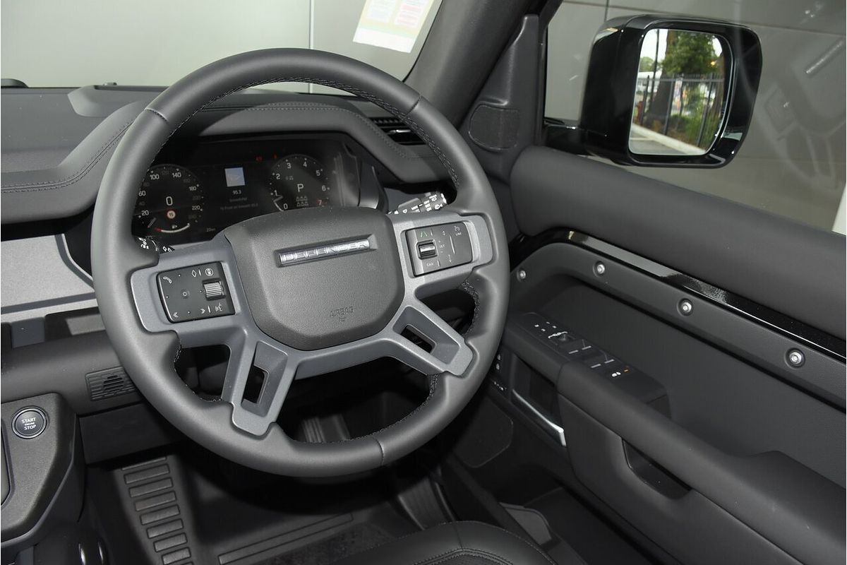 2025 Land Rover Defender 130 P400 X-Dynamic SE L663