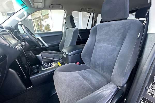 2017 Toyota Landcruiser GDJ150R MY16