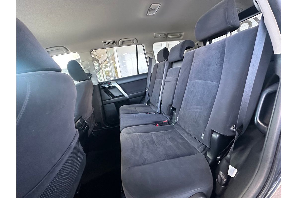 2017 Toyota Landcruiser GDJ150R MY16