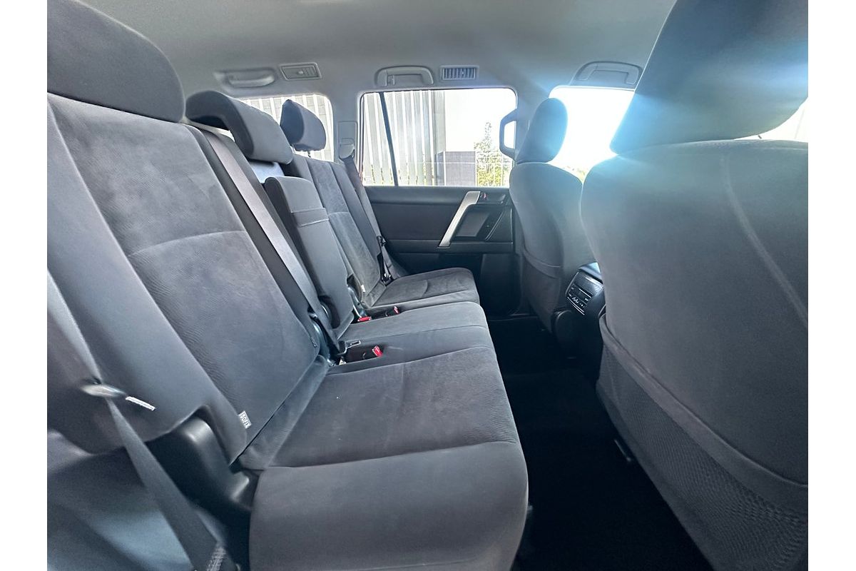 2017 Toyota Landcruiser GDJ150R MY16