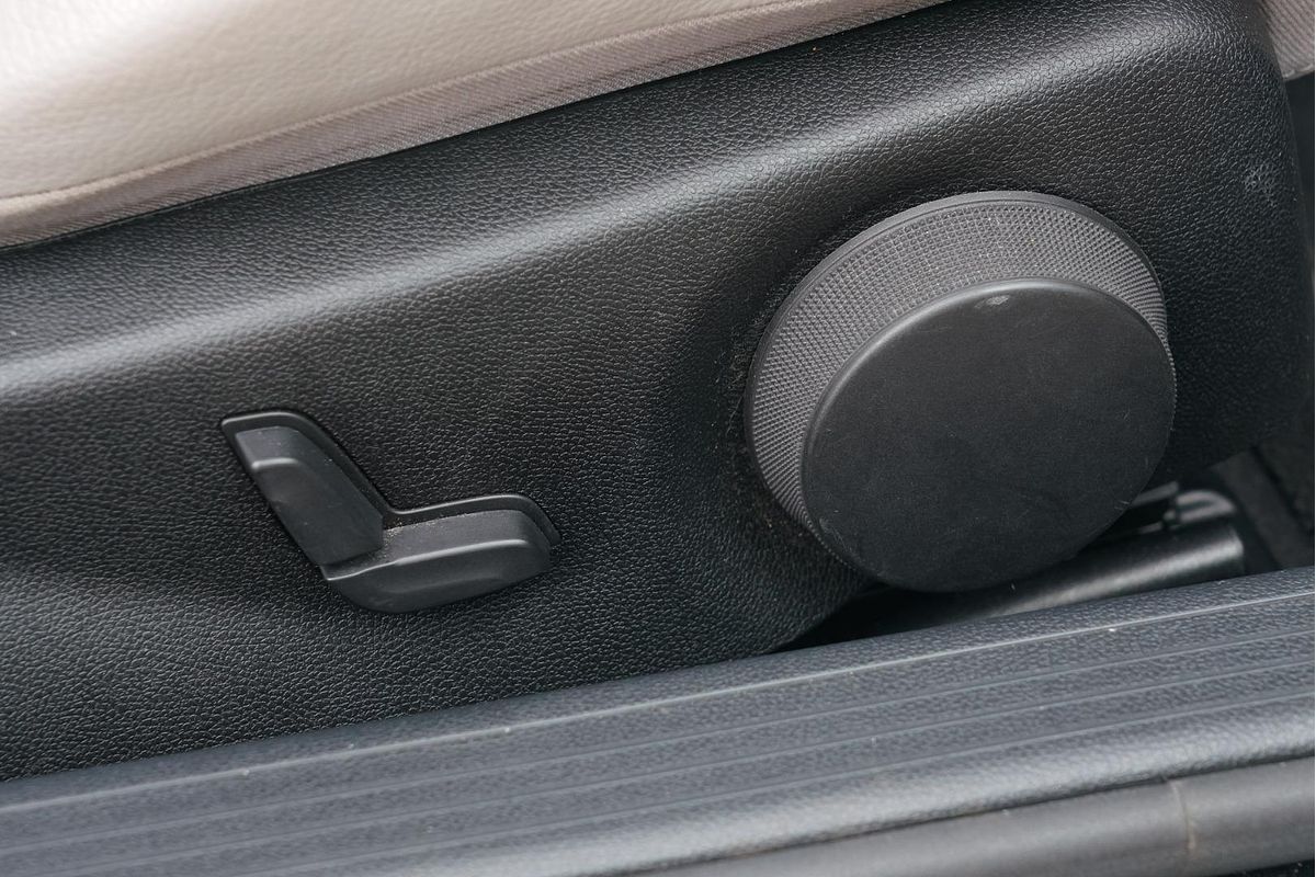 2012 Mercedes-Benz C-Class C250 BlueEFFICIENCY C204