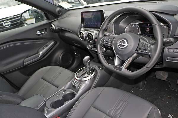 2023 Nissan JUKE ST-L F16