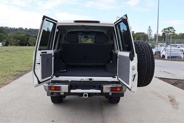 2022 Toyota Landcruiser GXL VDJ76R