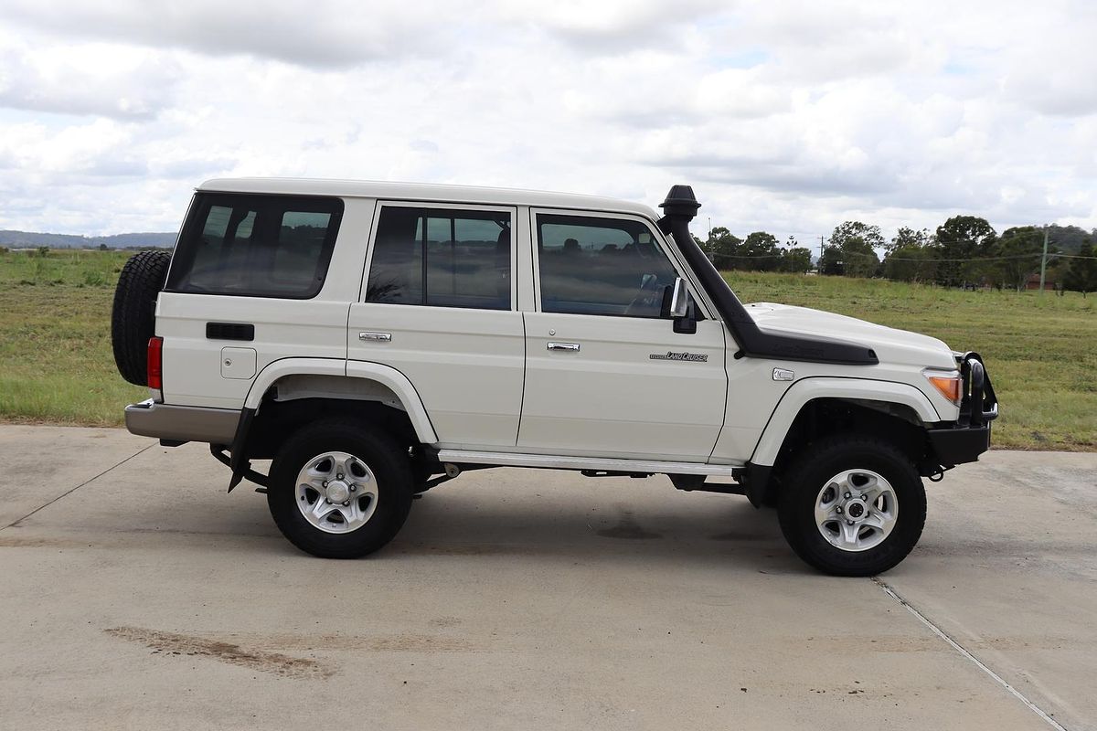 2022 Toyota Landcruiser GXL VDJ76R