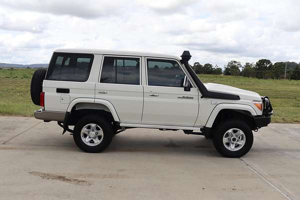 2022 Toyota Landcruiser GXL VDJ76R