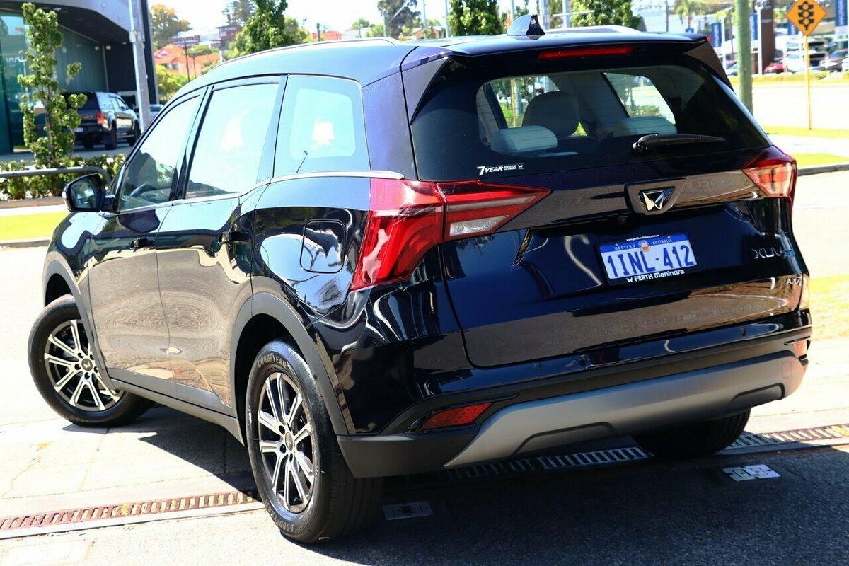 2024 Mahindra XUV700 AX7L