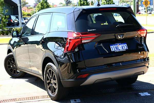 2024 Mahindra XUV700 AX7L Black Edition