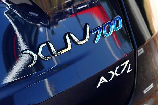 2024 Mahindra XUV700 AX7L