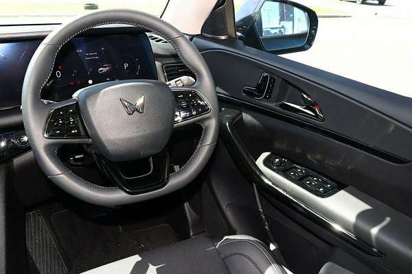 2024 Mahindra XUV700 AX7L Black Edition