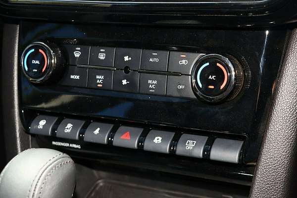 2024 Mahindra XUV700 AX7L Black Edition