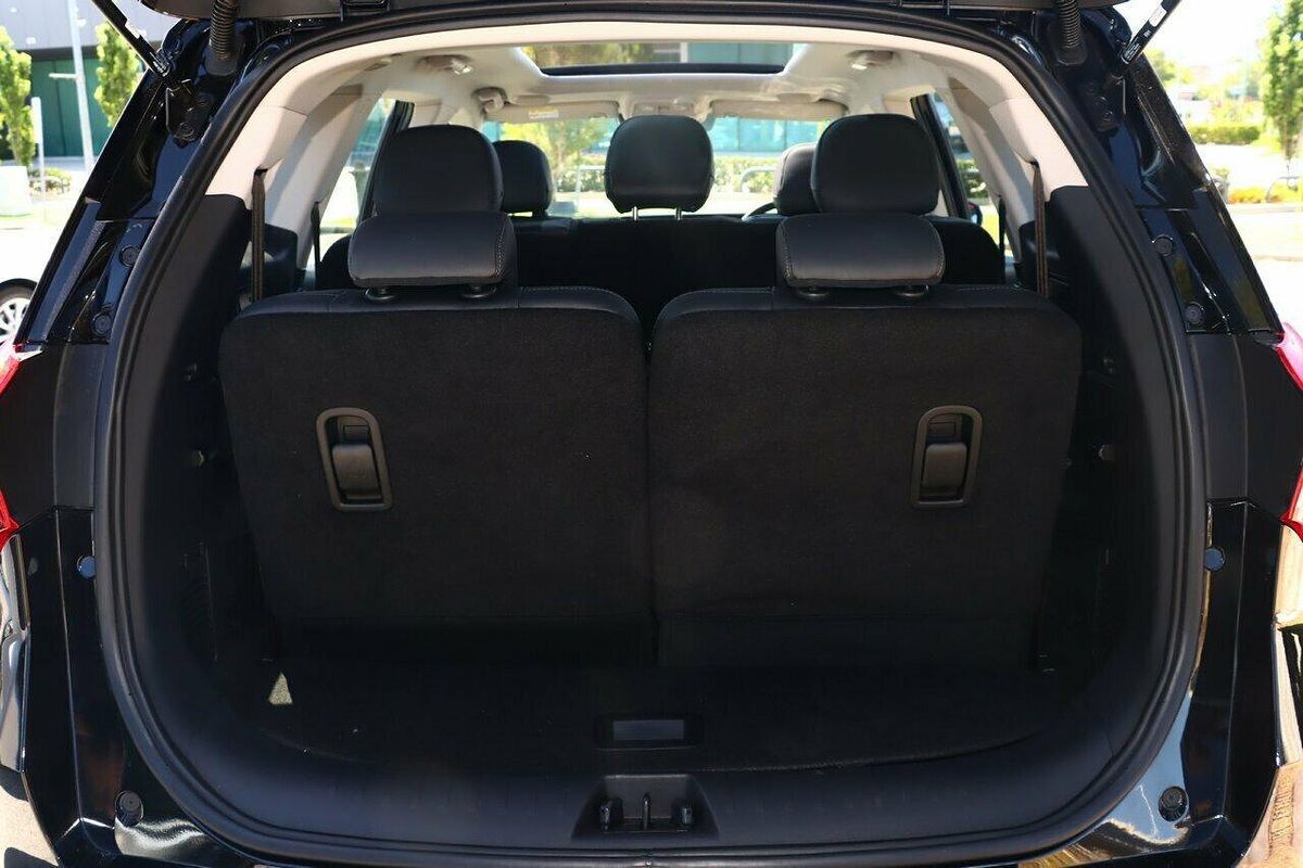 2024 Mahindra XUV700 AX7L Black Edition