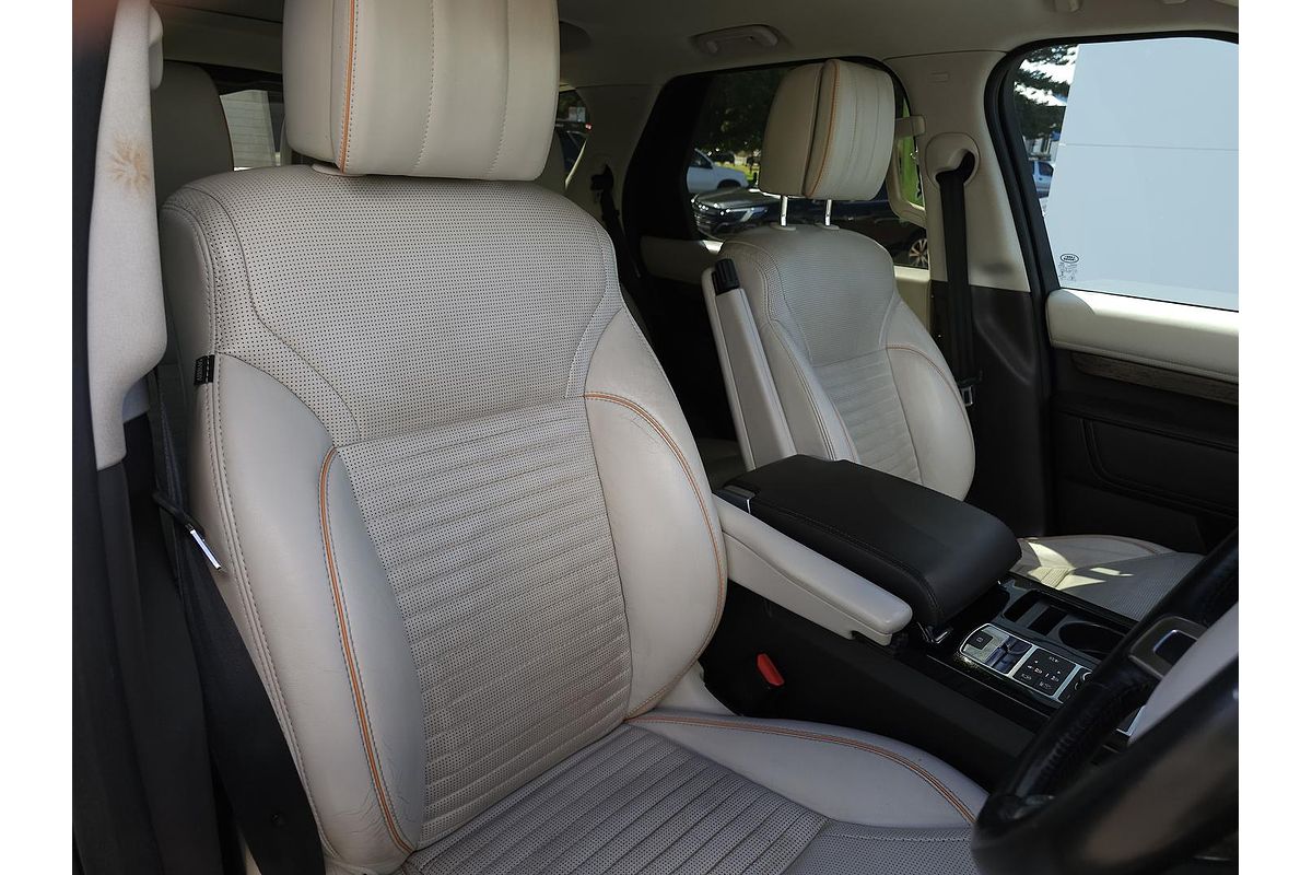 2017 Land Rover Discovery SD4 HSE Luxury Series 5