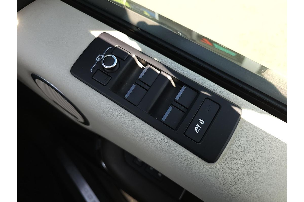 2017 Land Rover Discovery SD4 HSE Luxury Series 5
