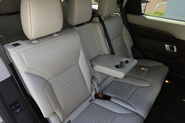 2017 Land Rover Discovery SD4 HSE Luxury Series 5