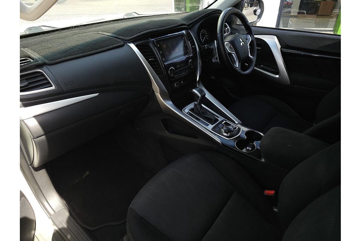 2016 Mitsubishi Pajero Sport GLX QE