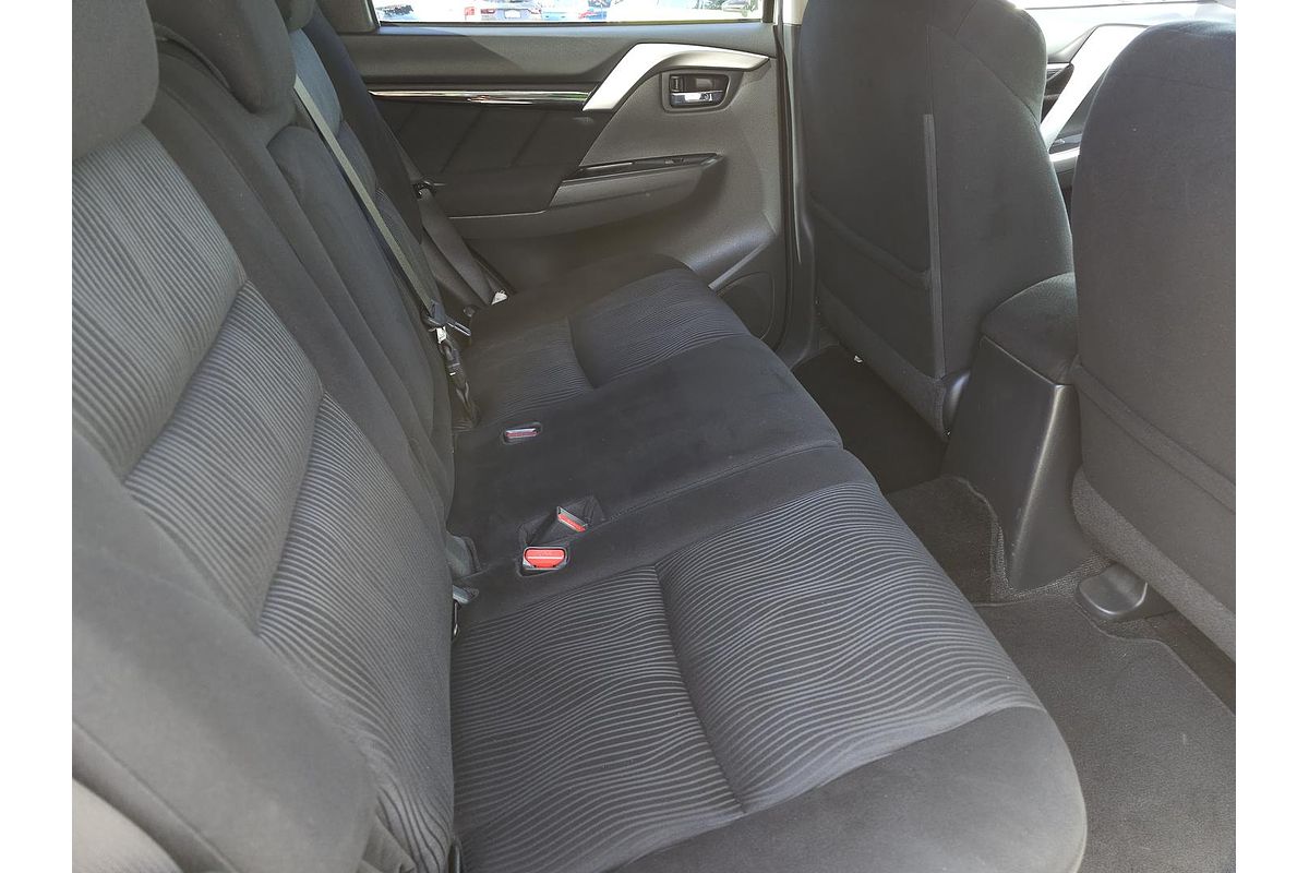 2016 Mitsubishi Pajero Sport GLX QE