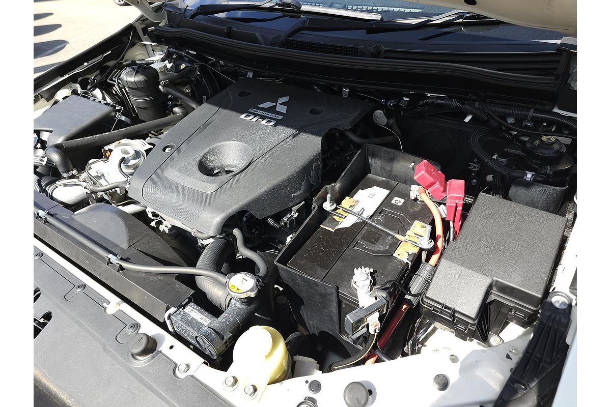 2016 Mitsubishi Pajero Sport GLX QE