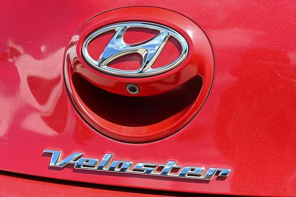 2016 Hyundai Veloster SR Turbo + FS4 Series II