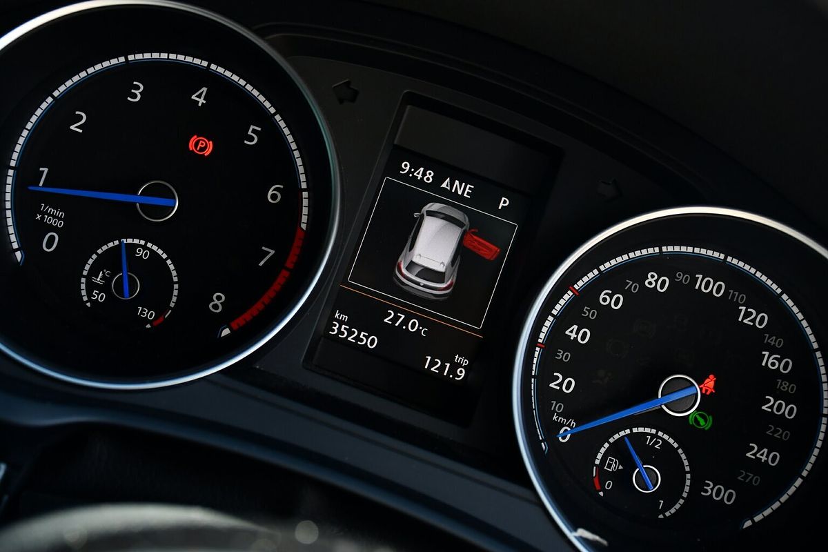 2016 Volkswagen Scirocco R Wolfsburg Edition 1S