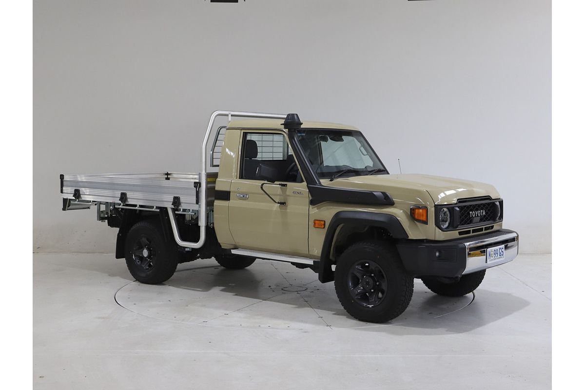LC Military GXL 4.5L T Diesel Manual Single C/Chassis 