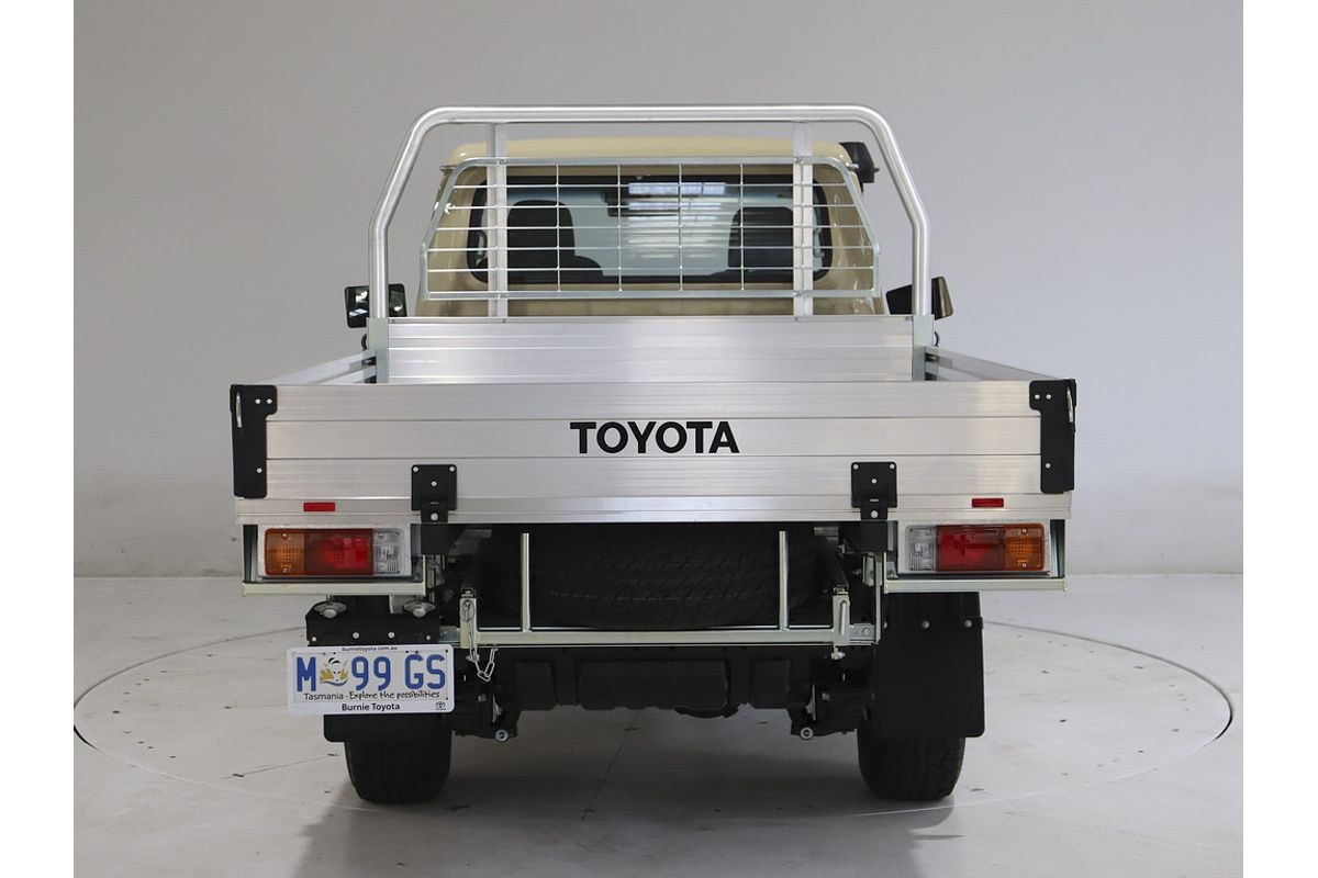 LC Military GXL 4.5L T Diesel Manual Single C/Chassis 