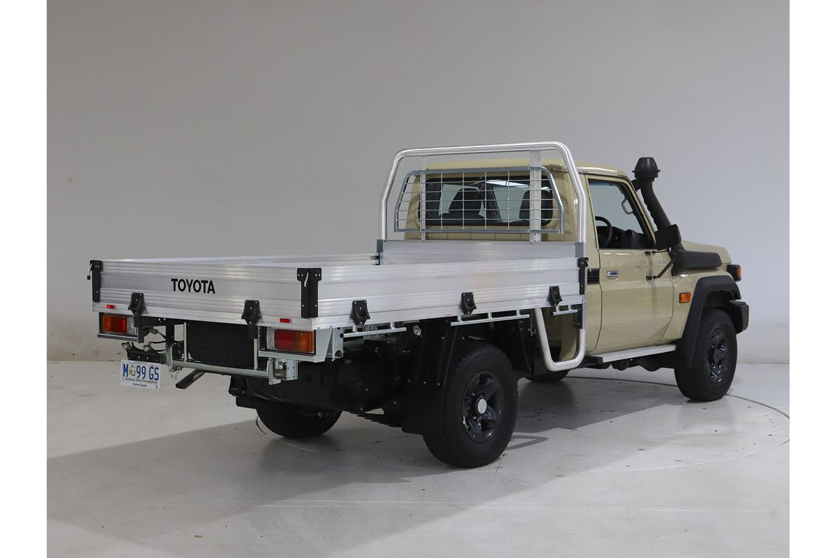 LC Military GXL 4.5L T Diesel Manual Single C/Chassis 