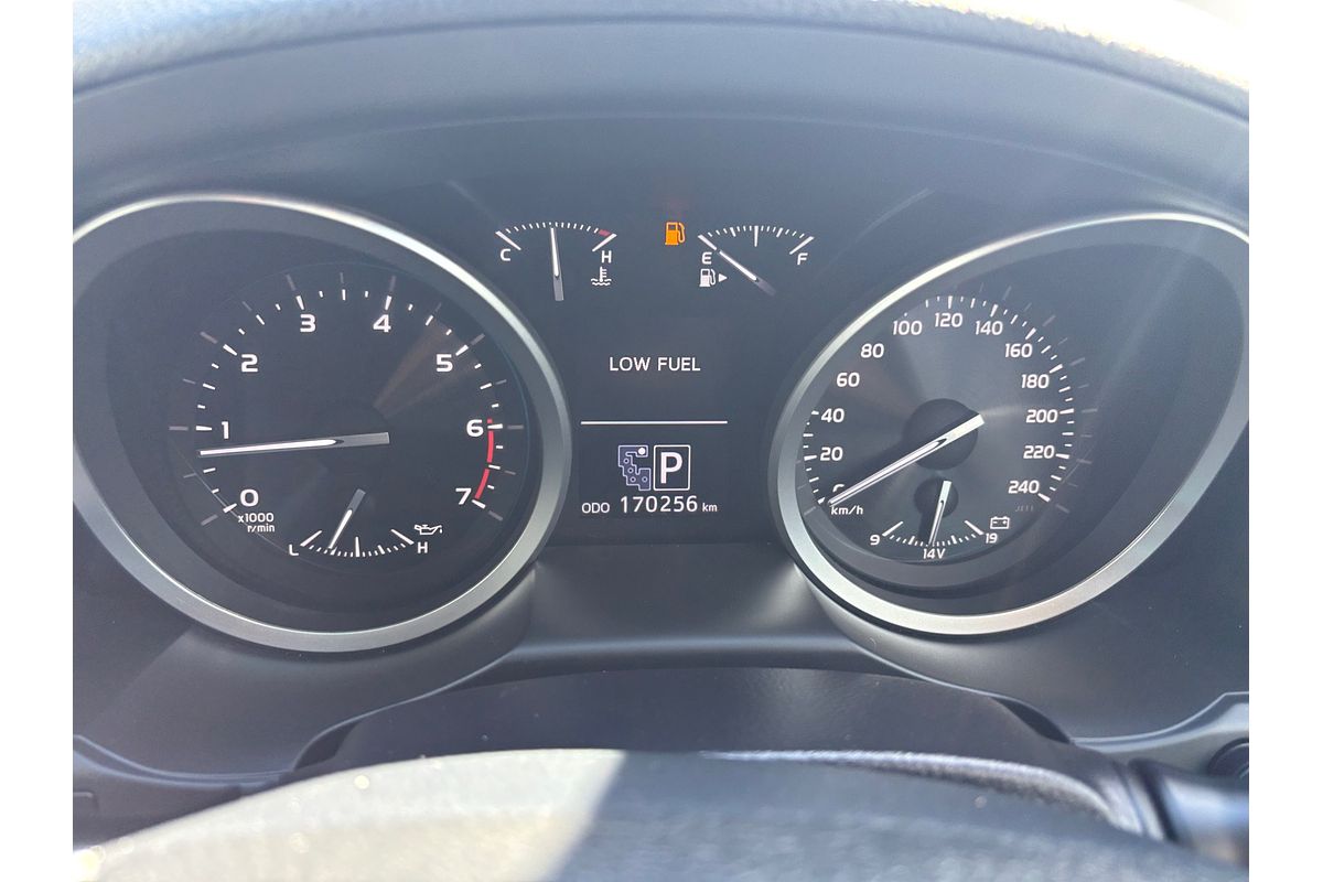 2015 Toyota Landcruiser Sahara URJ202R
