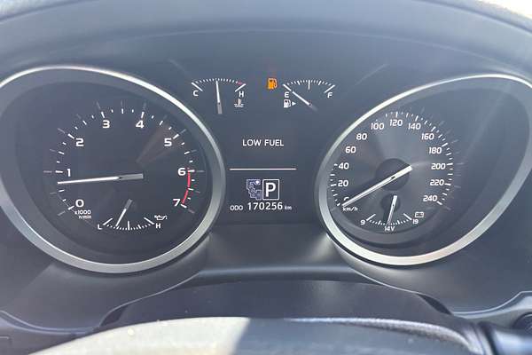 2015 Toyota Landcruiser Sahara URJ202R